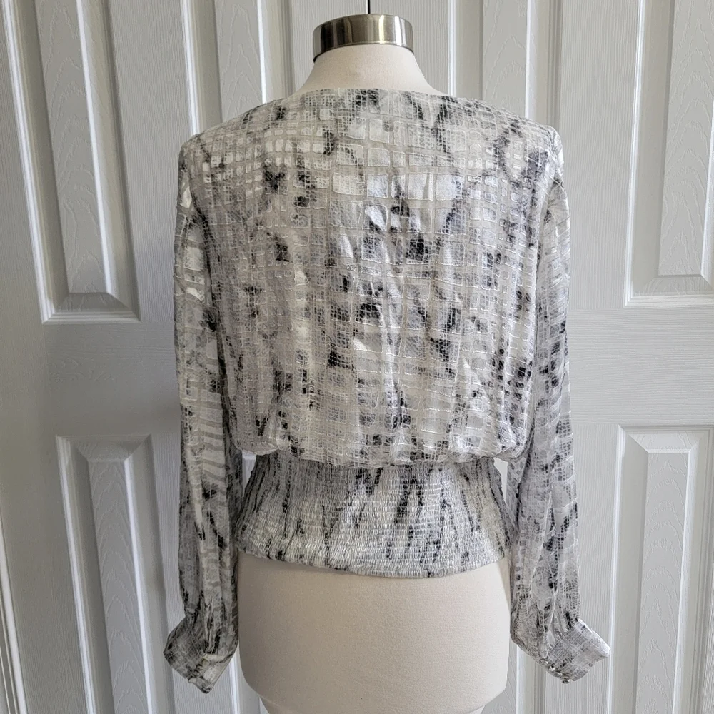 White House Black Market White and Gray Blouse - Picture 4 of 6